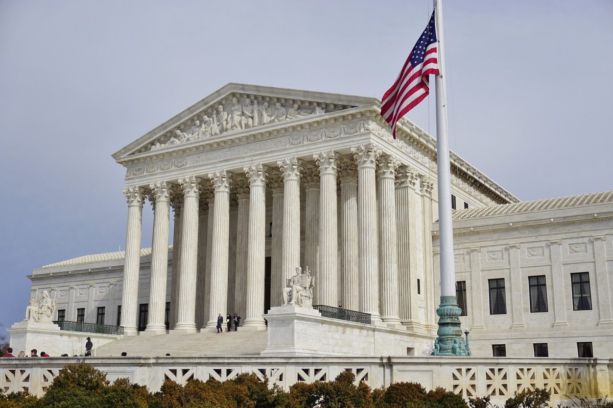 Unanimous Supreme Court Upholds 'One Person, One Vote' Rule