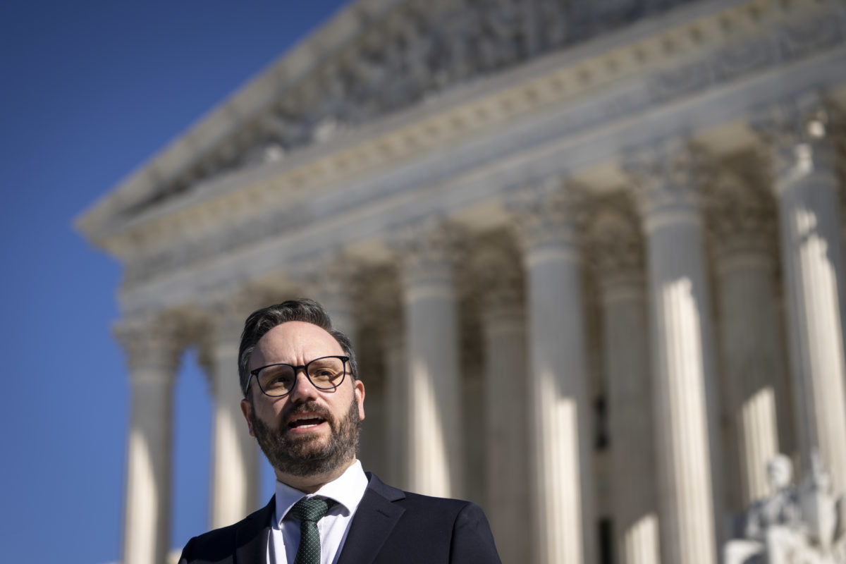 Photo of Marc Hearron, attorney representing the Texas abortion clinics, outside the Supreme Court building